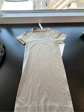 Lululemon Swiftly Tech *NWT*